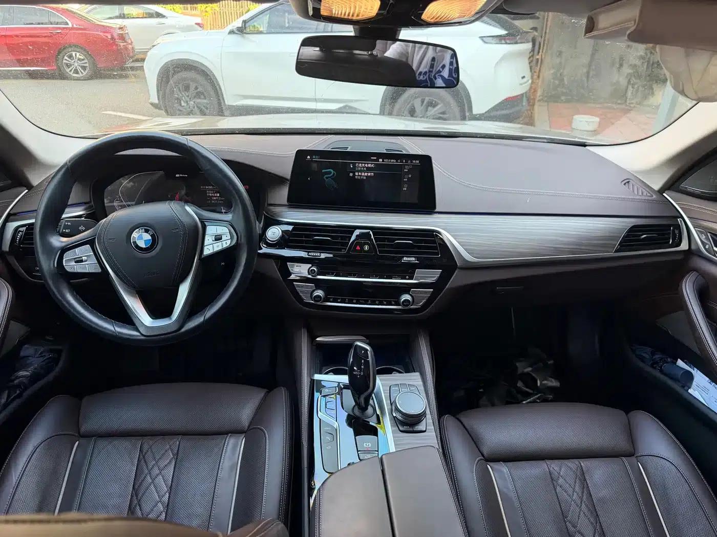 BMW 5 Series PHEV 2020 530Le Pioneer Edition — миниатюра 8