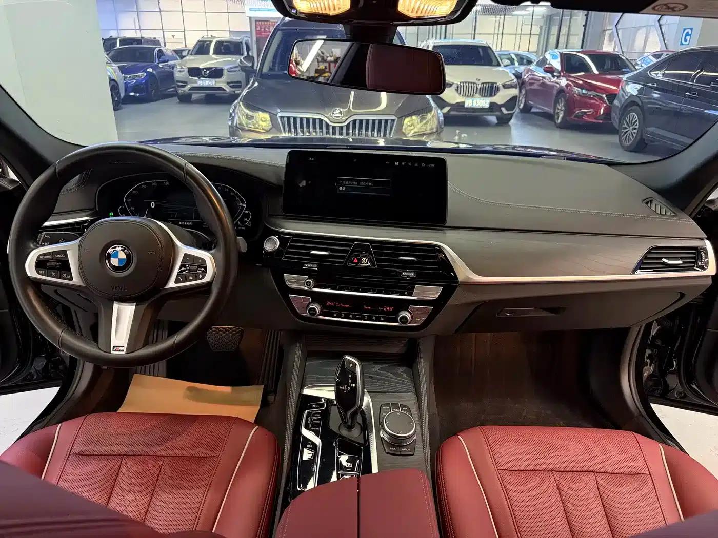 BMW 5 Series PHEV 2021 535Le M Sport Package — миниатюра 18