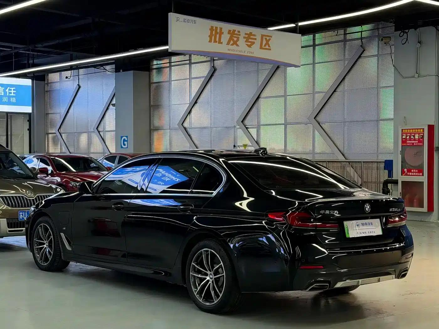 BMW 5 Series PHEV 2021 535Le M Sport Package — миниатюра 23