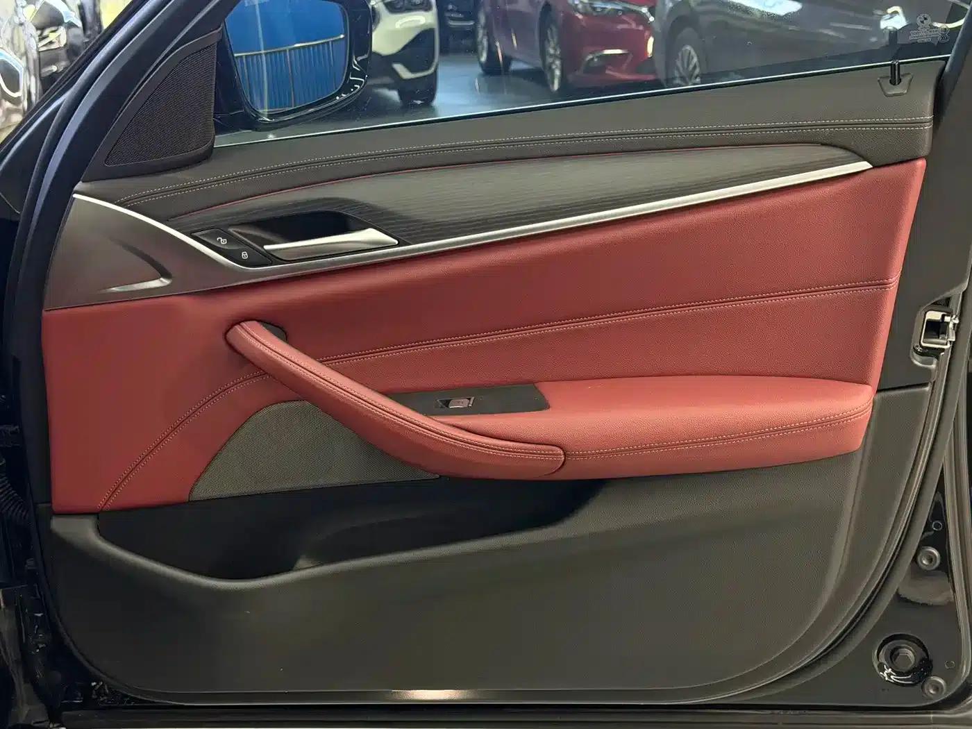 BMW 5 Series PHEV 2021 535Le M Sport Package — миниатюра 7