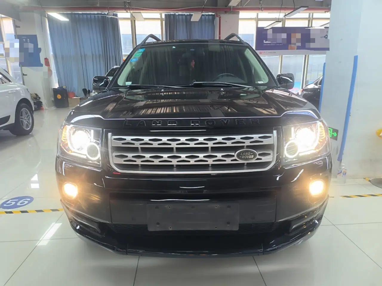 Land Rover Freelander 2 2015 2.0T Si4 HSE Luxury Collector's Edition — миниатюра 2