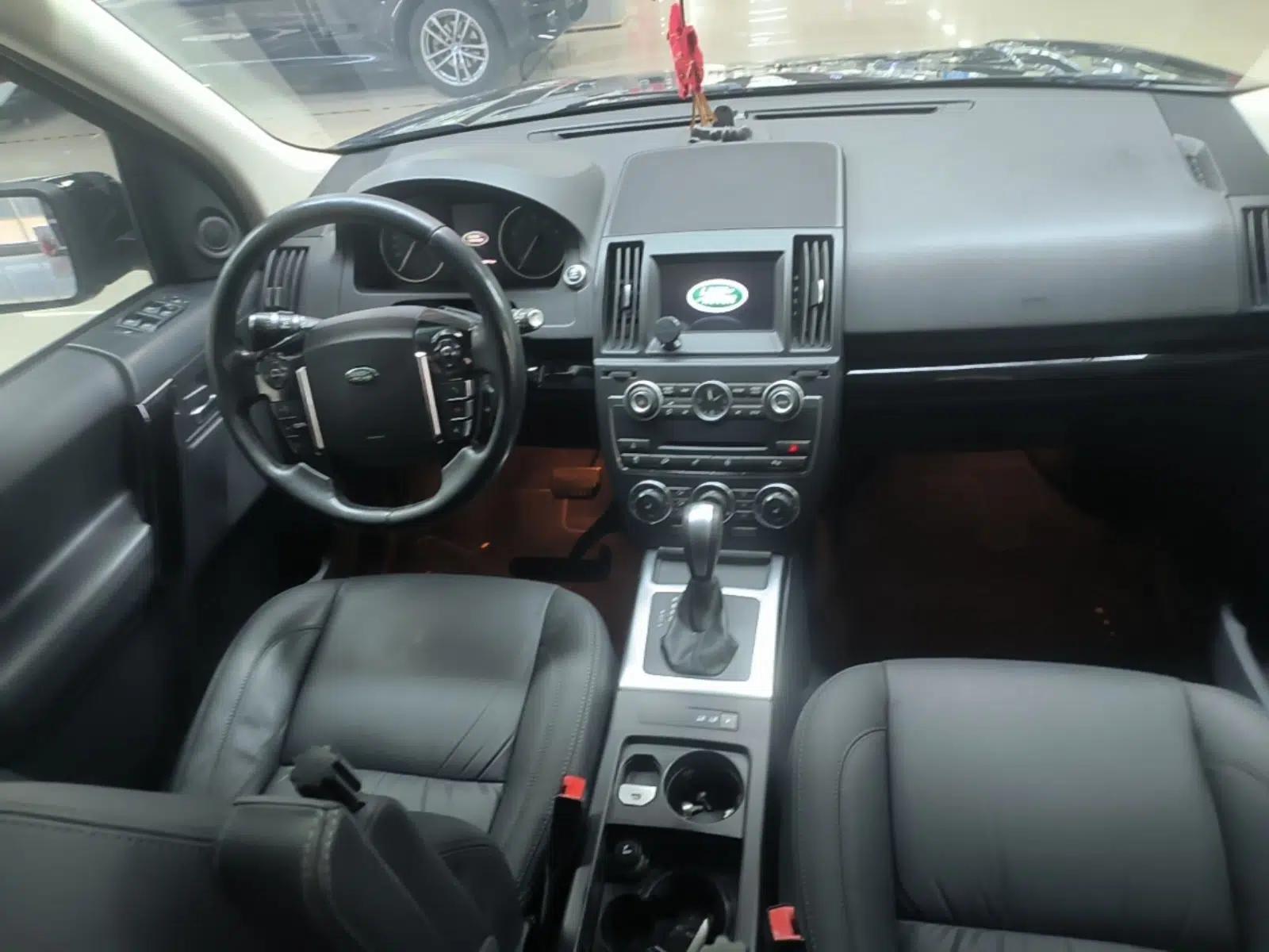 Land Rover Freelander 2 2015 2.0T Si4 HSE Luxury Collector's Edition — миниатюра 12