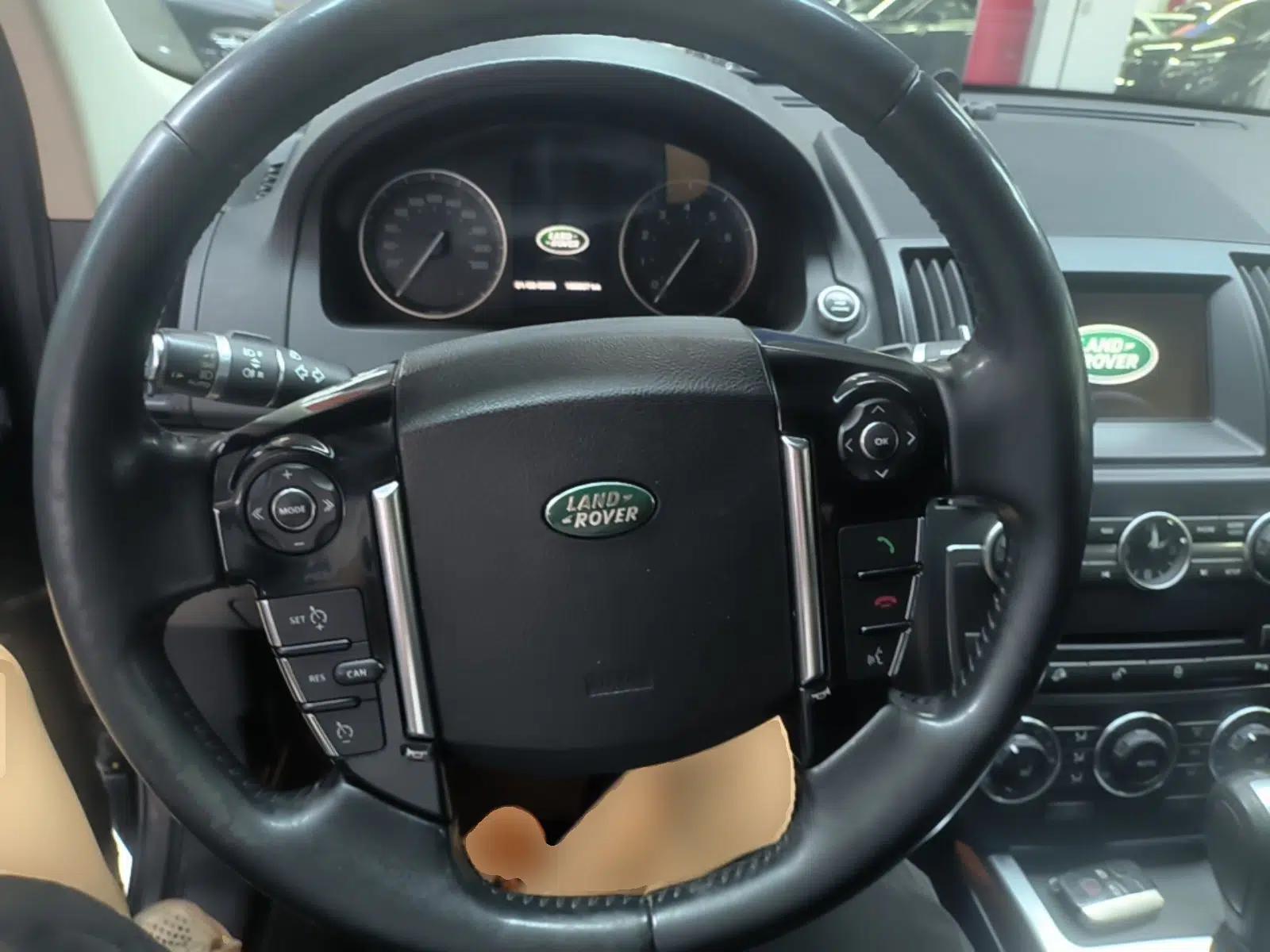 Land Rover Freelander 2 2015 2.0T Si4 HSE Luxury Collector's Edition — миниатюра 13