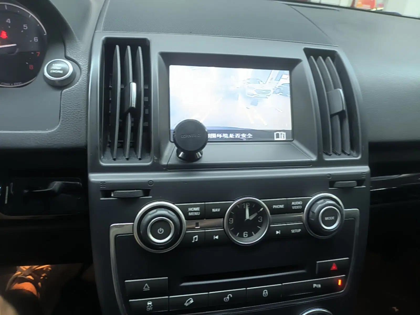 Land Rover Freelander 2 2015 2.0T Si4 HSE Luxury Collector's Edition — миниатюра 15