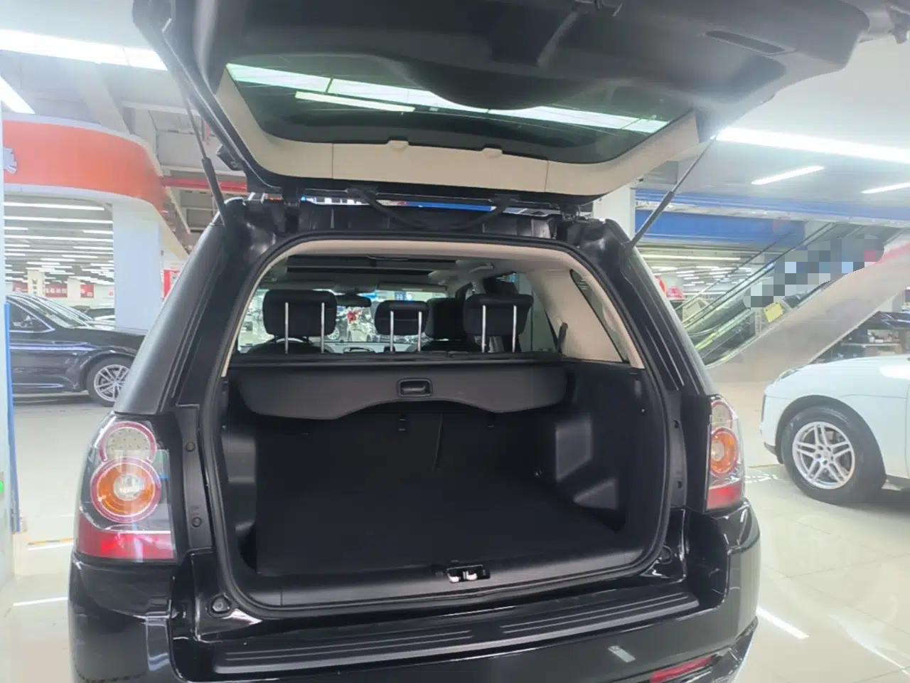 Land Rover Freelander 2 2015 2.0T Si4 HSE Luxury Collector's Edition — миниатюра 22