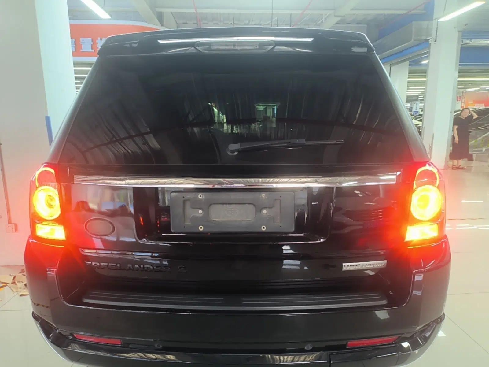 Land Rover Freelander 2 2015 2.0T Si4 HSE Luxury Collector's Edition — миниатюра 5