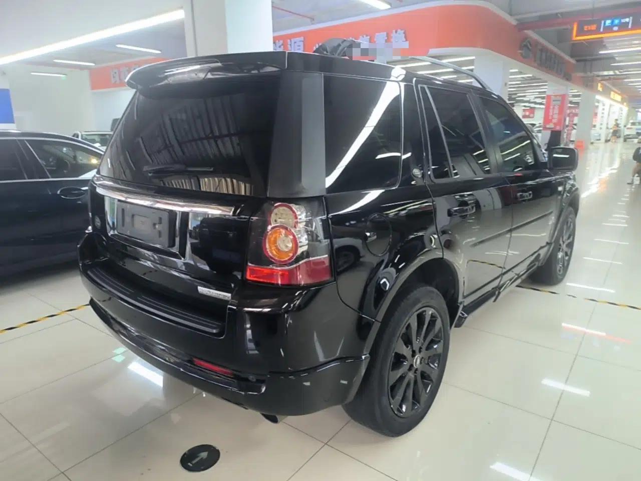 Land Rover Freelander 2 2015 2.0T Si4 HSE Luxury Collector's Edition — миниатюра 6