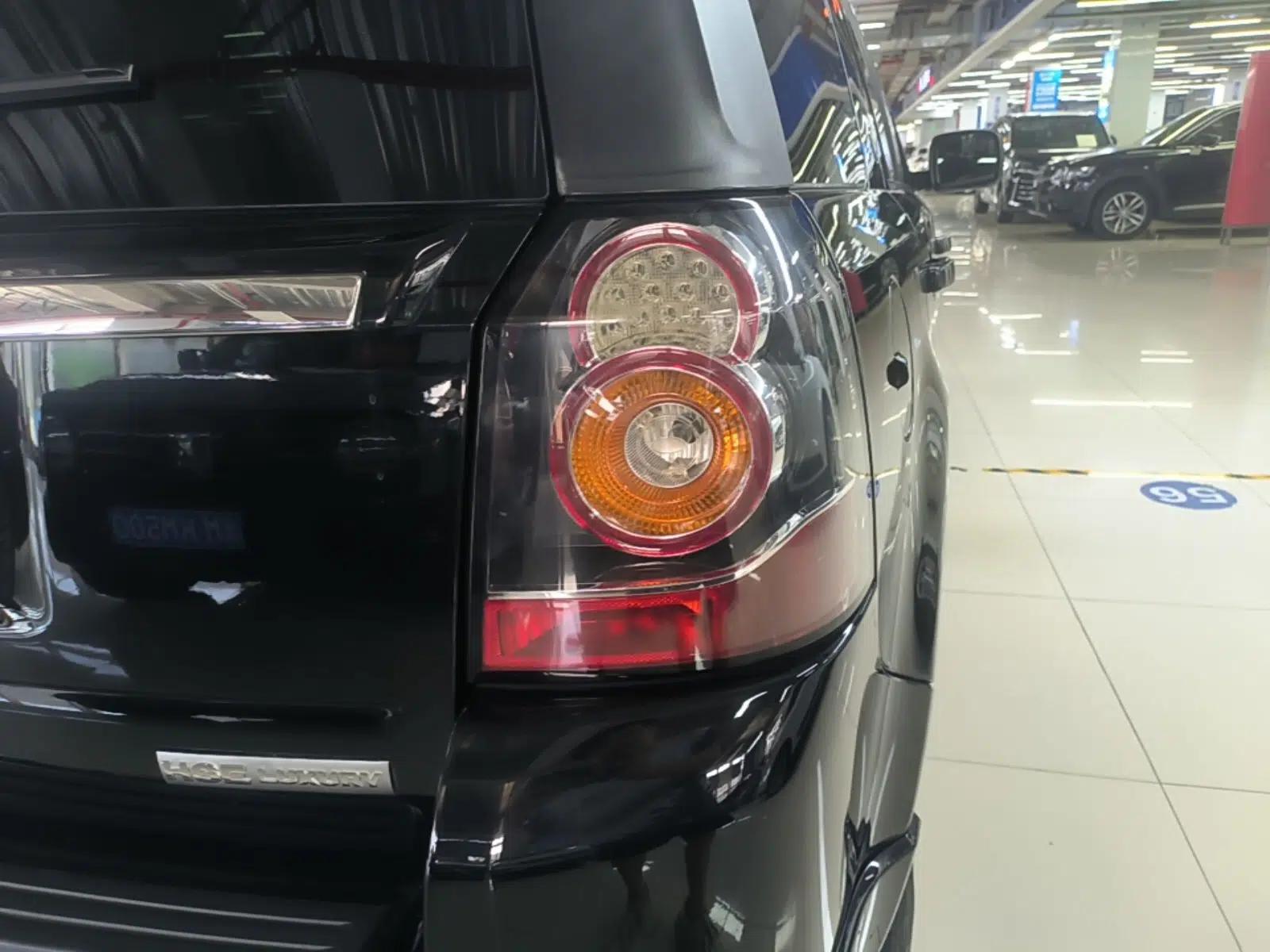 Land Rover Freelander 2 2015 2.0T Si4 HSE Luxury Collector's Edition — миниатюра 9