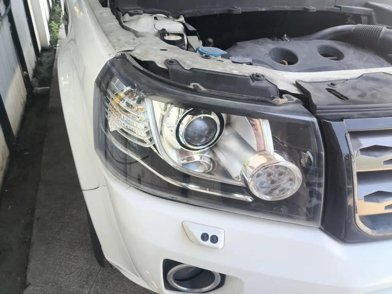 Land Rover Freelander 2 2015 2.0T Si4 XS Collection Edition — миниатюра 7