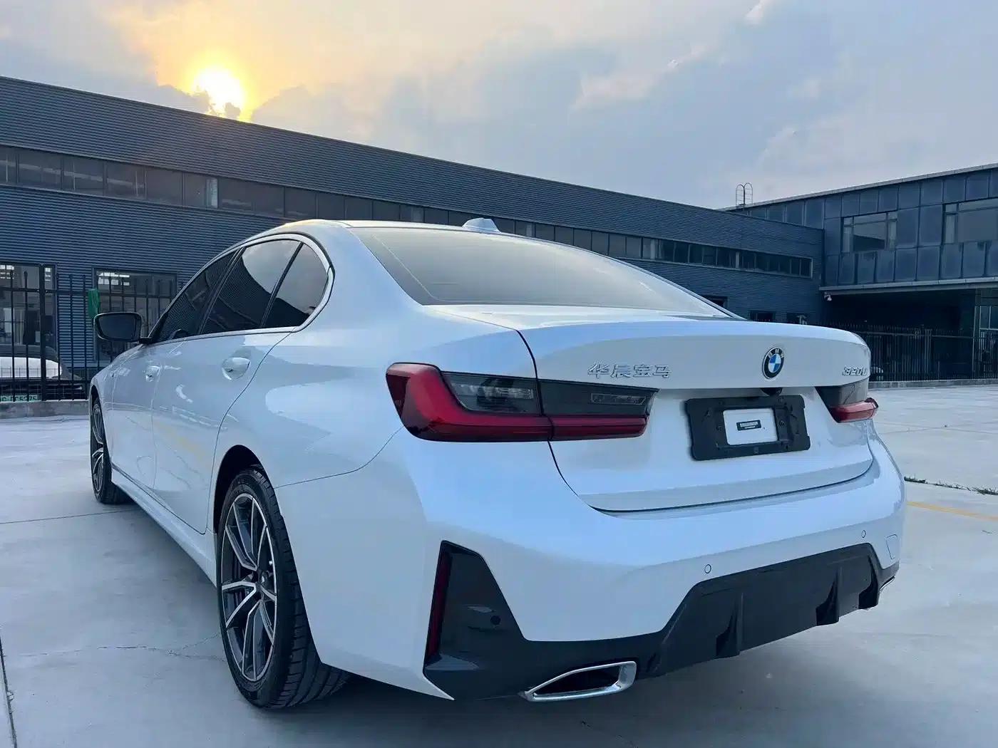 2023 BMW 3 Series 320Li M Sport Package — миниатюра 4
