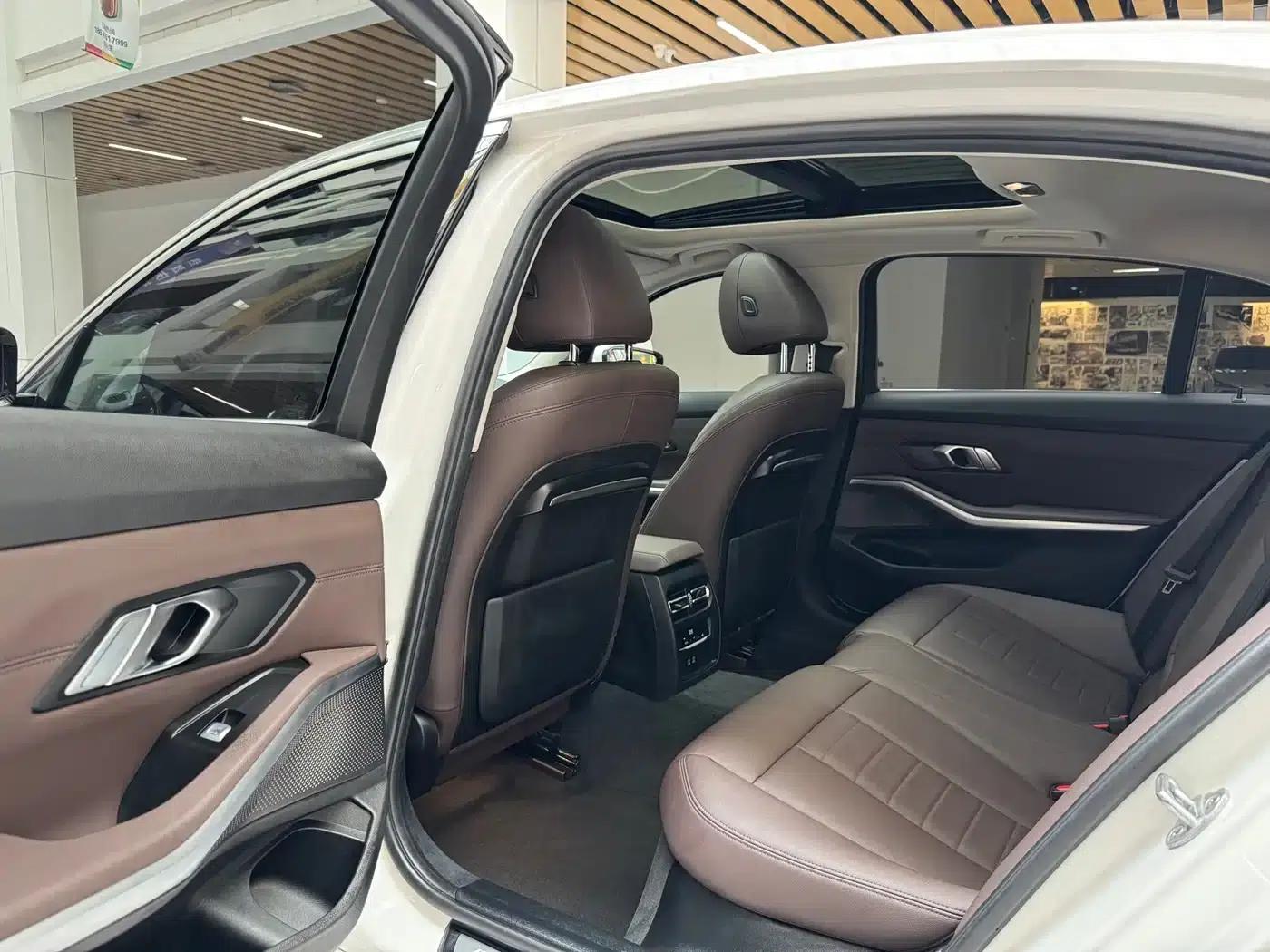 2020 BMW 3 Series 320Li M Sport Package — миниатюра 12