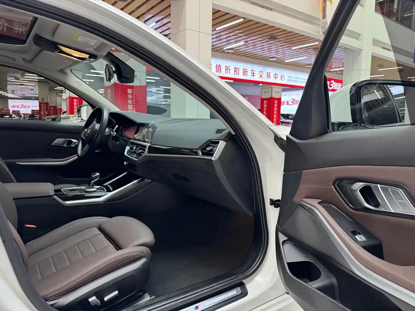 2020 BMW 3 Series 320Li M Sport Package — миниатюра 16