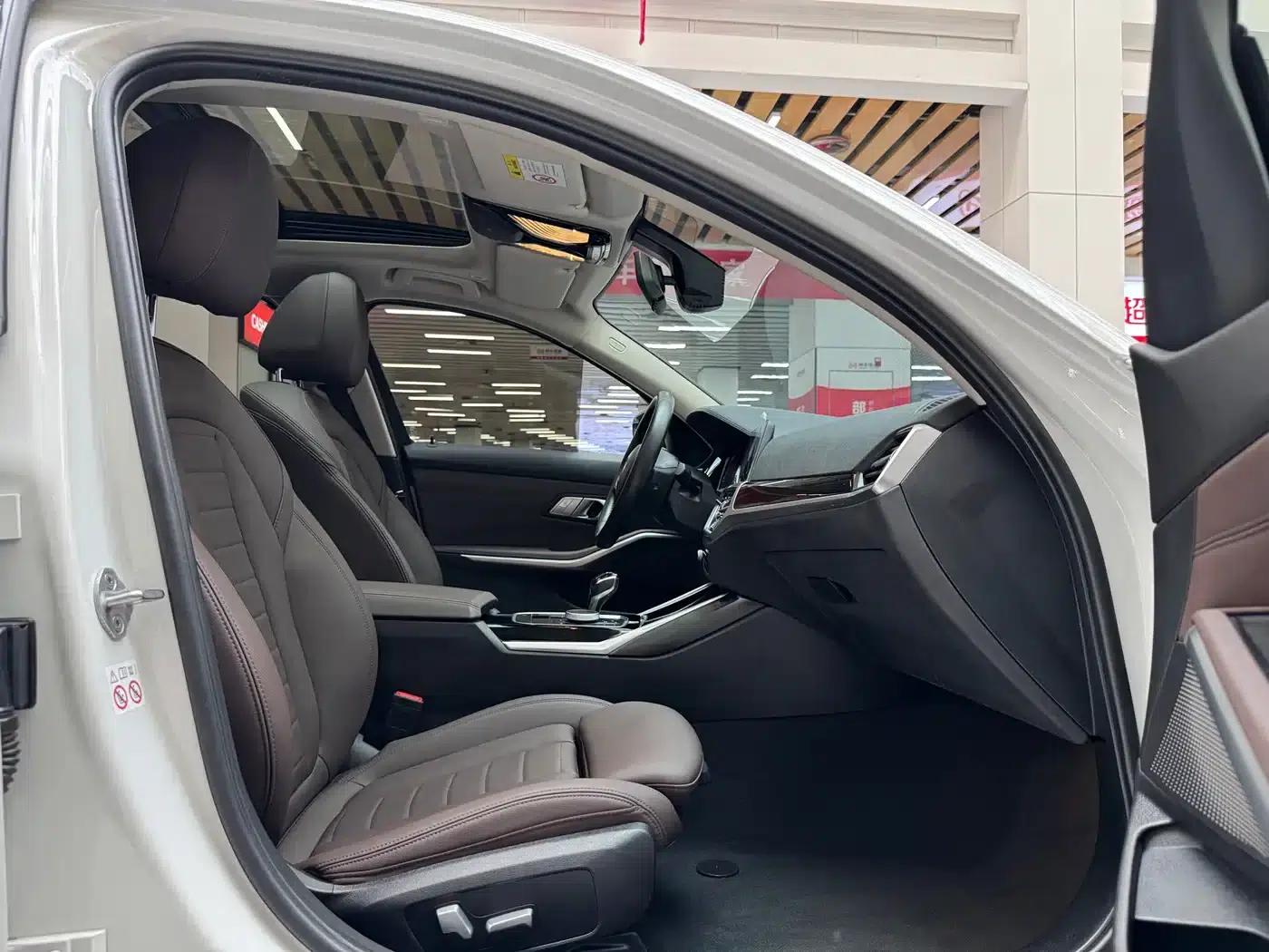 2020 BMW 3 Series 320Li M Sport Package — миниатюра 17