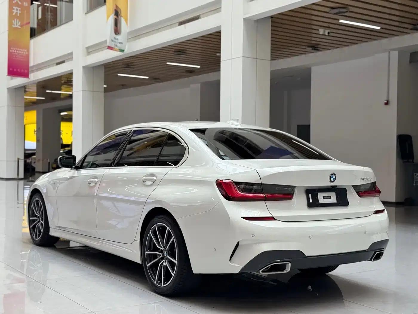 2020 BMW 3 Series 320Li M Sport Package — миниатюра 7