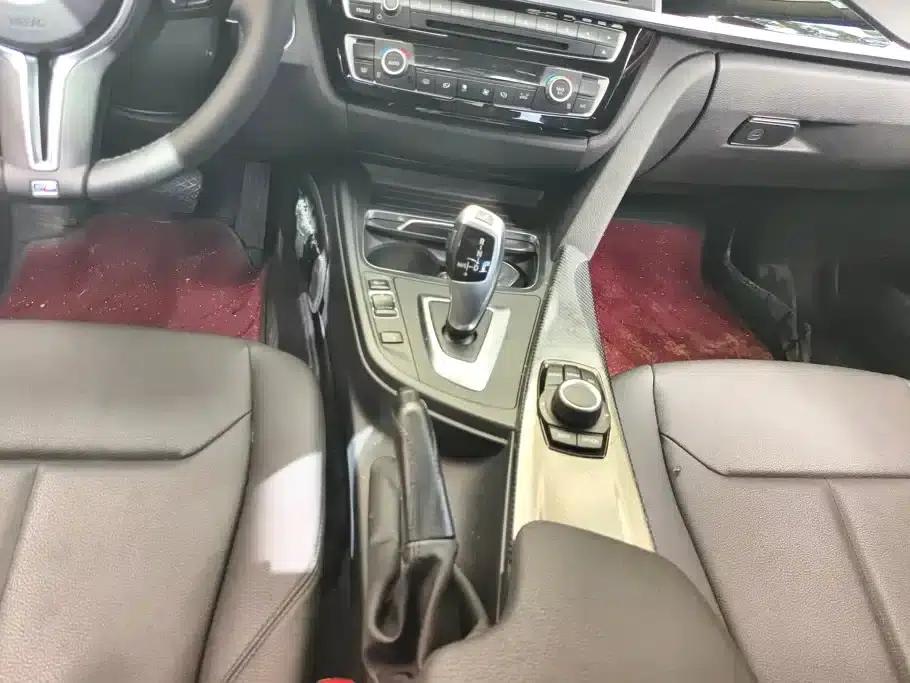 2017 BMW 3 Series 320Li Fashion Edition — миниатюра 16