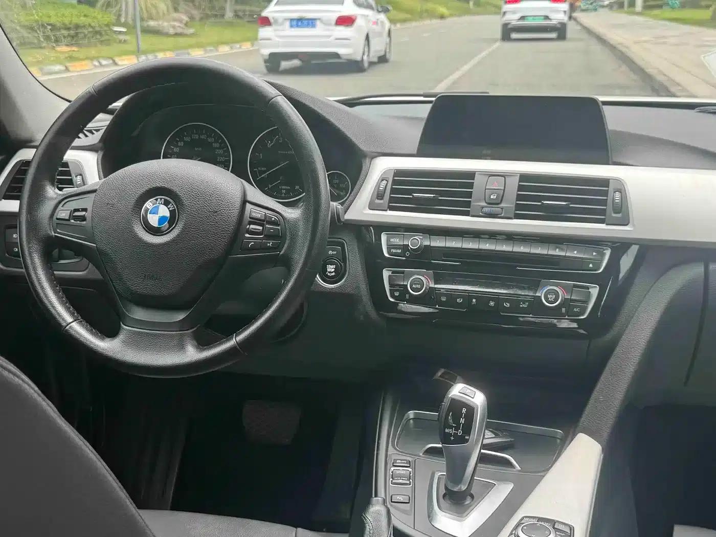 2016 BMW 3 Series 320Li Fashion Edition — миниатюра 11