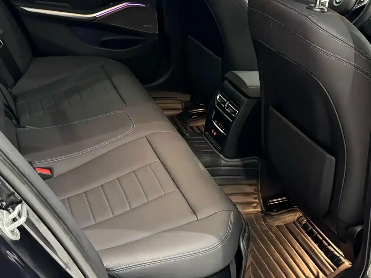 2021 BMW 3 Series 325i M Sport Shadow Edition — миниатюра 5