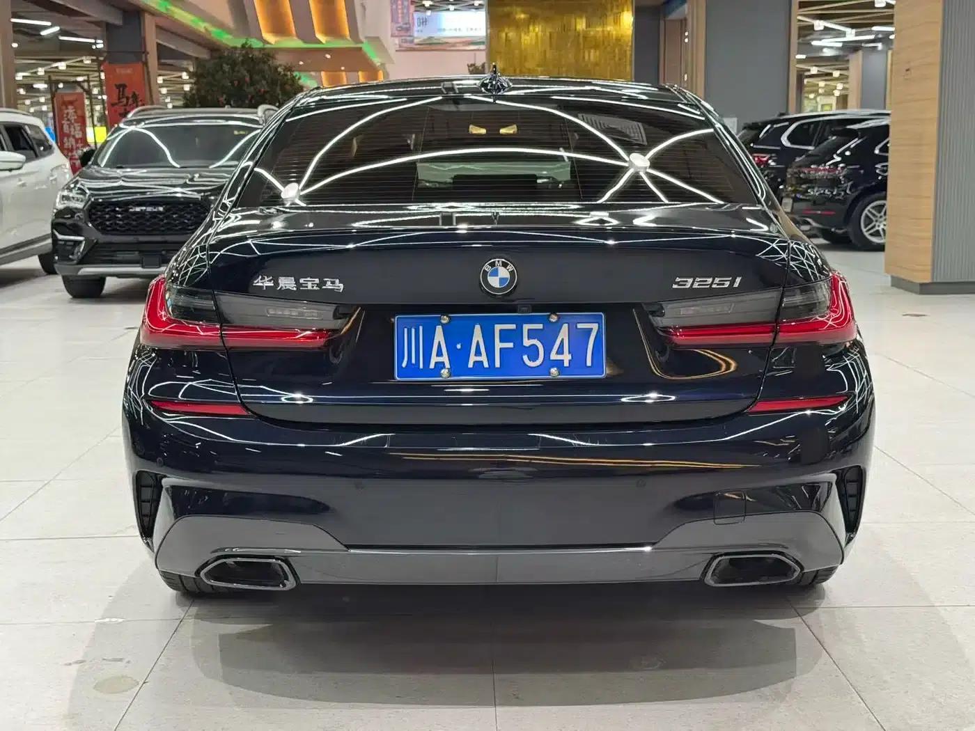 2021 BMW 3 Series 325i M Sport Shadow Edition — миниатюра 8