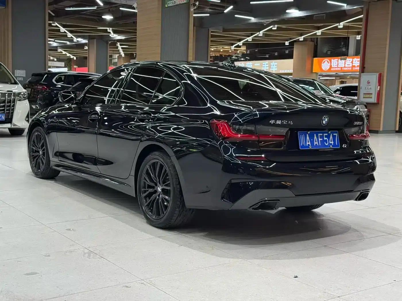 2021 BMW 3 Series 325i M Sport Shadow Edition — миниатюра 9