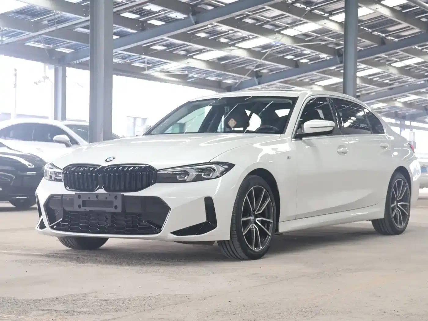 2023 BMW 3 Series 320i M Sport Package — миниатюра 1