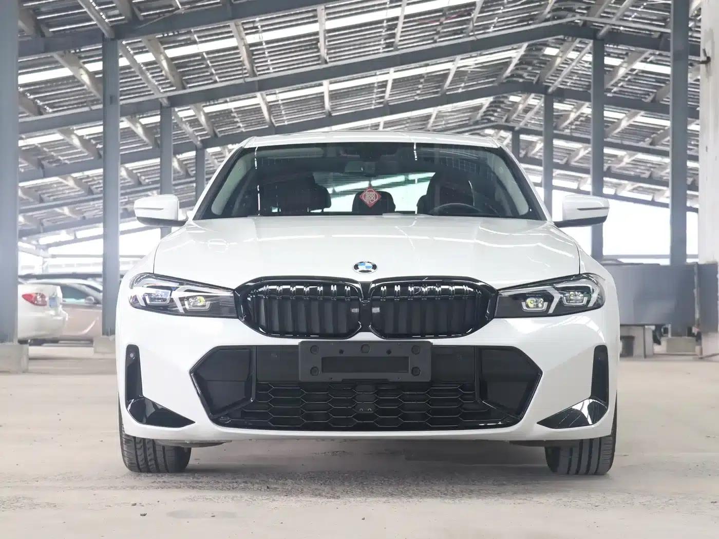 2023 BMW 3 Series 320i M Sport Package — миниатюра 2
