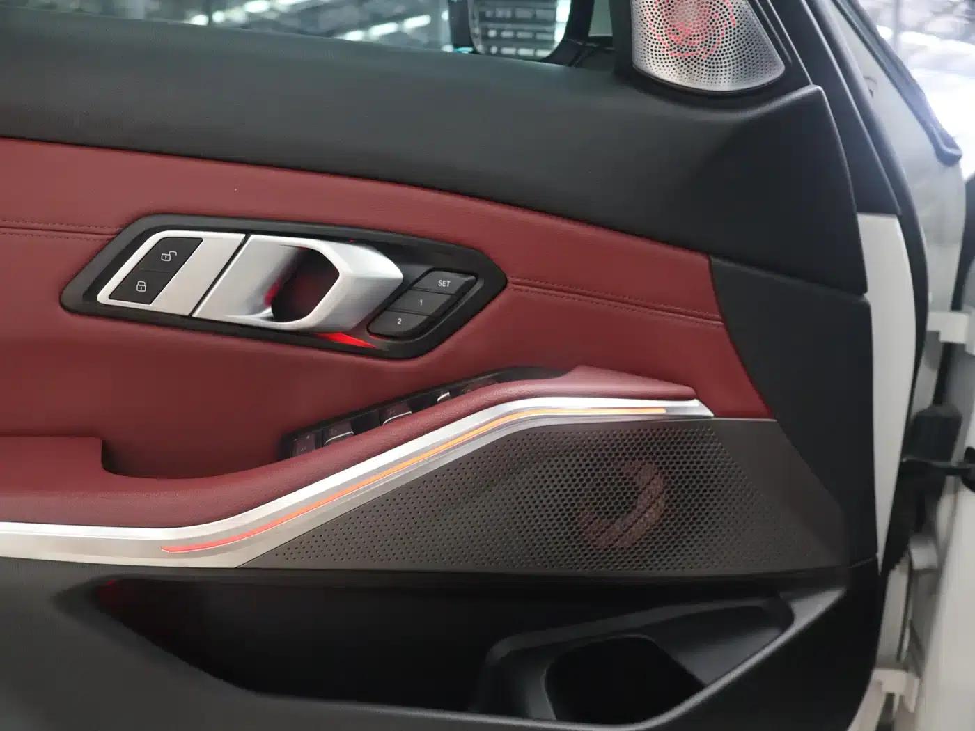 2023 BMW 3 Series 320i M Sport Package — миниатюра 12