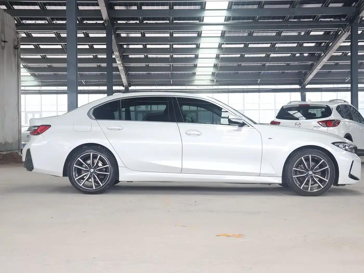 2023 BMW 3 Series 320i M Sport Package — миниатюра 4