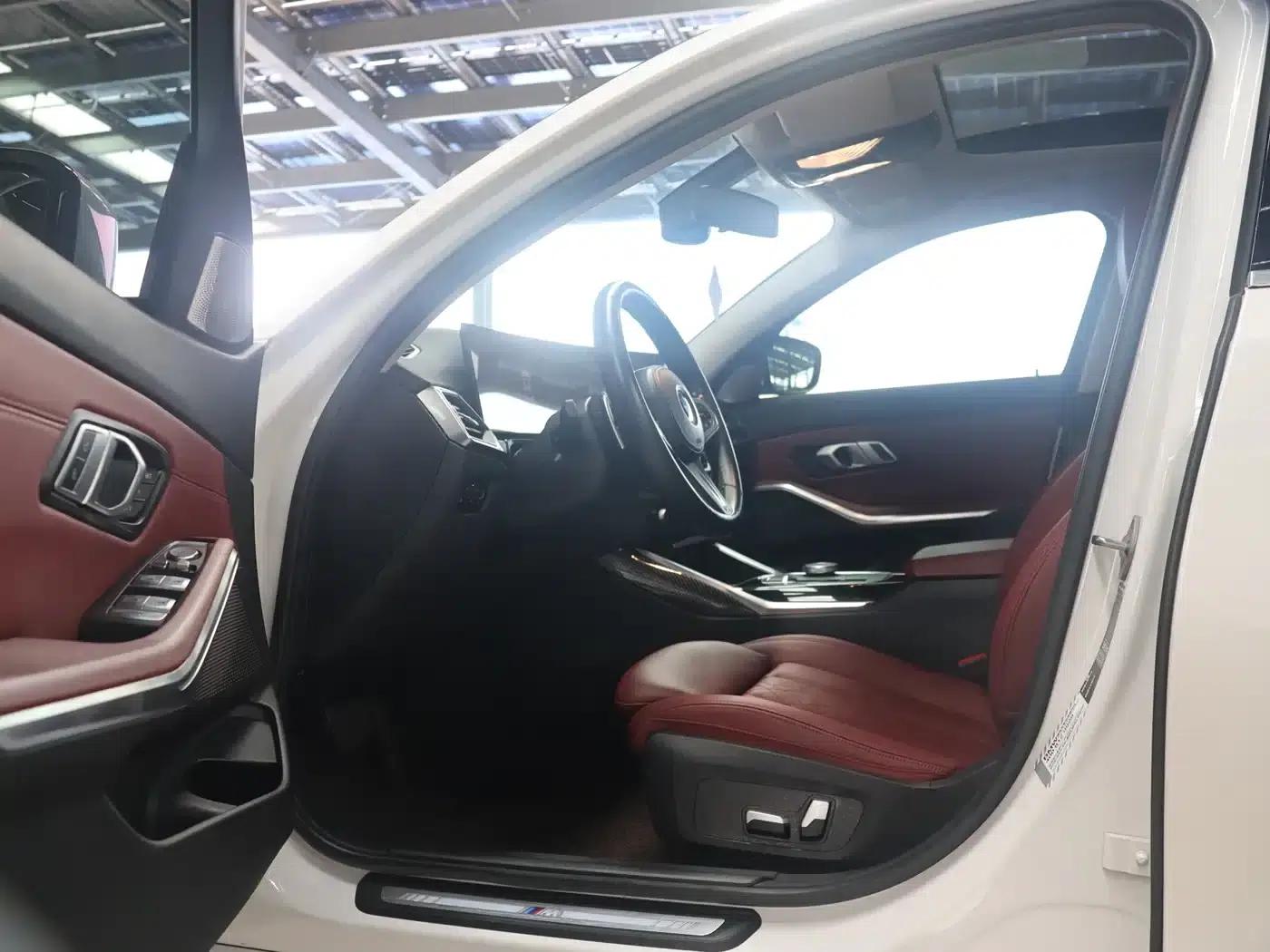 2023 BMW 3 Series 320i M Sport Package — миниатюра 9