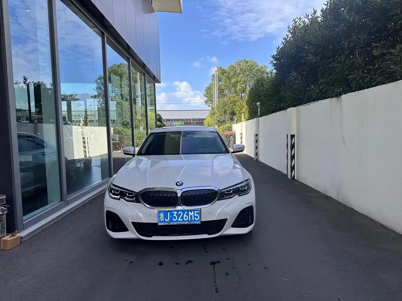 2020 BMW 3 Series 325Li M Sport Package — миниатюра 5
