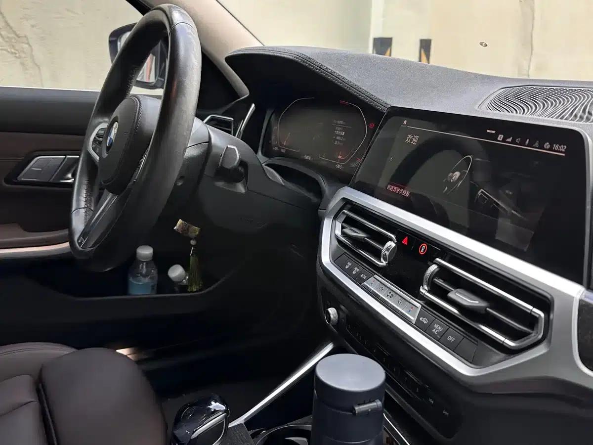 2020 BMW 3 Series 325Li M Sport Package — миниатюра 10