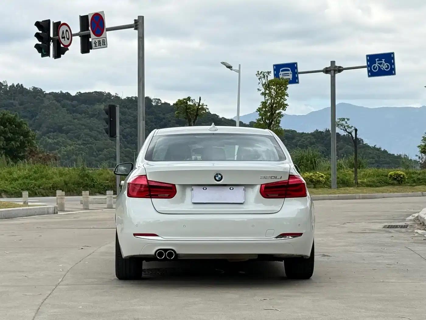 2017 BMW 3 Series 320Li Fashion Edition — миниатюра 16