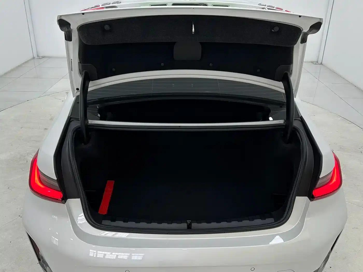 2023 BMW 3 Series 320Li M Sport Package — миниатюра 15