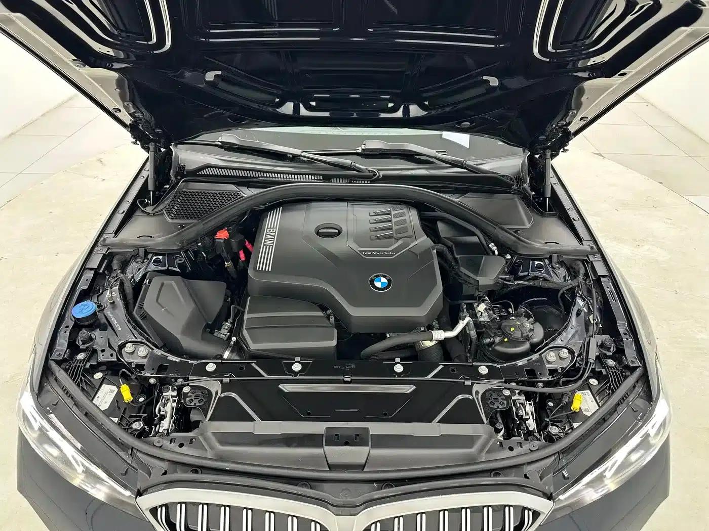 2023 BMW 3 Series 320Li M Sport Package — миниатюра 17