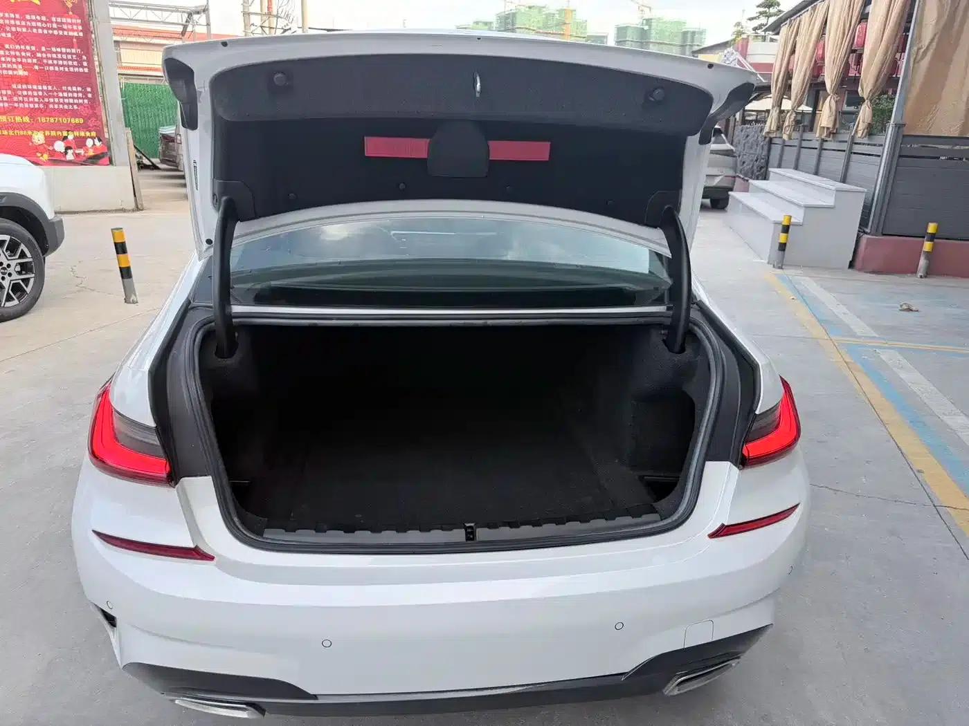 2022 BMW 3 Series Facelift 320Li M Sport Package — миниатюра 11
