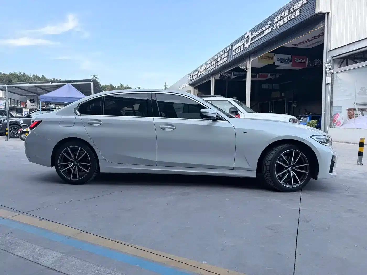 2022 BMW 3 Series Facelift 320Li M Sport Package — миниатюра 4