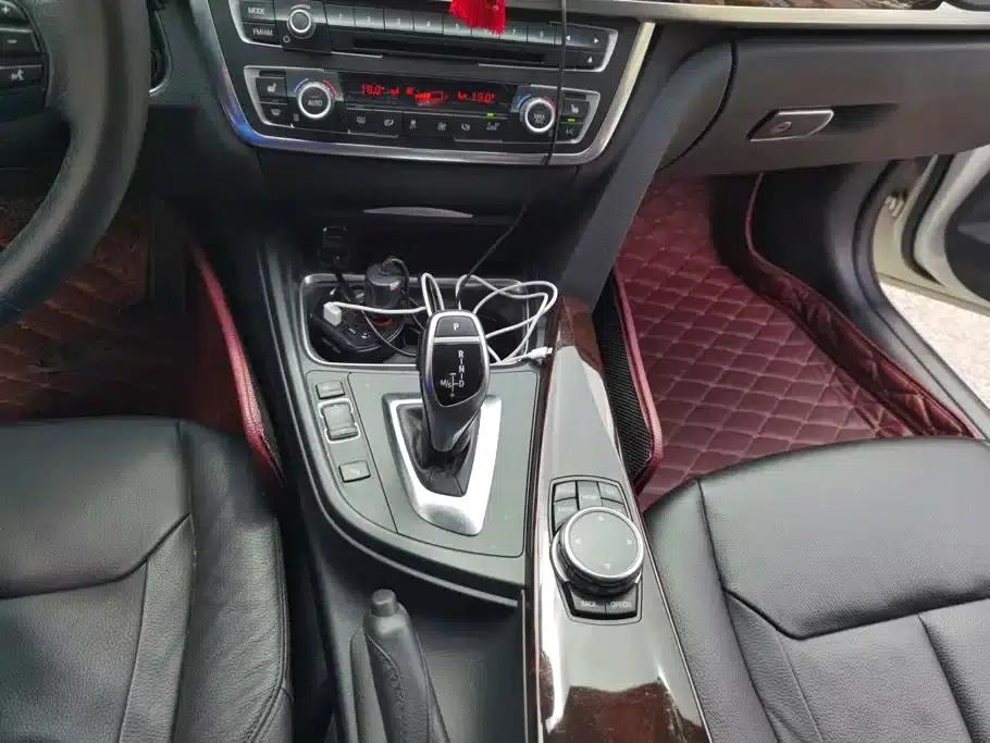 2015 BMW 3 Series 320Li Luxury Design Package — миниатюра 16
