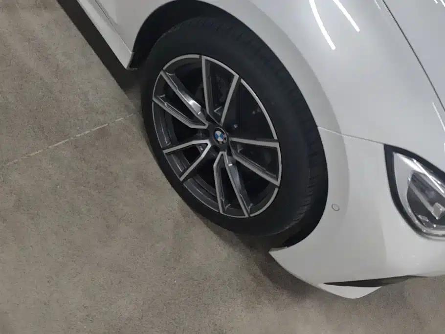 2021 BMW 3 Series 325Li M Sport Package — миниатюра 6