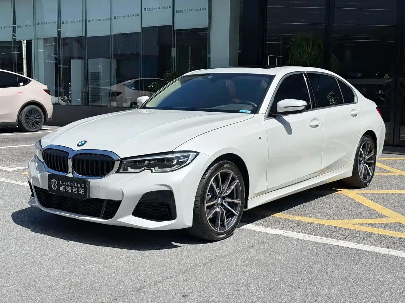 2022 BMW 3 Series 320Li M Sport Package — миниатюра 1