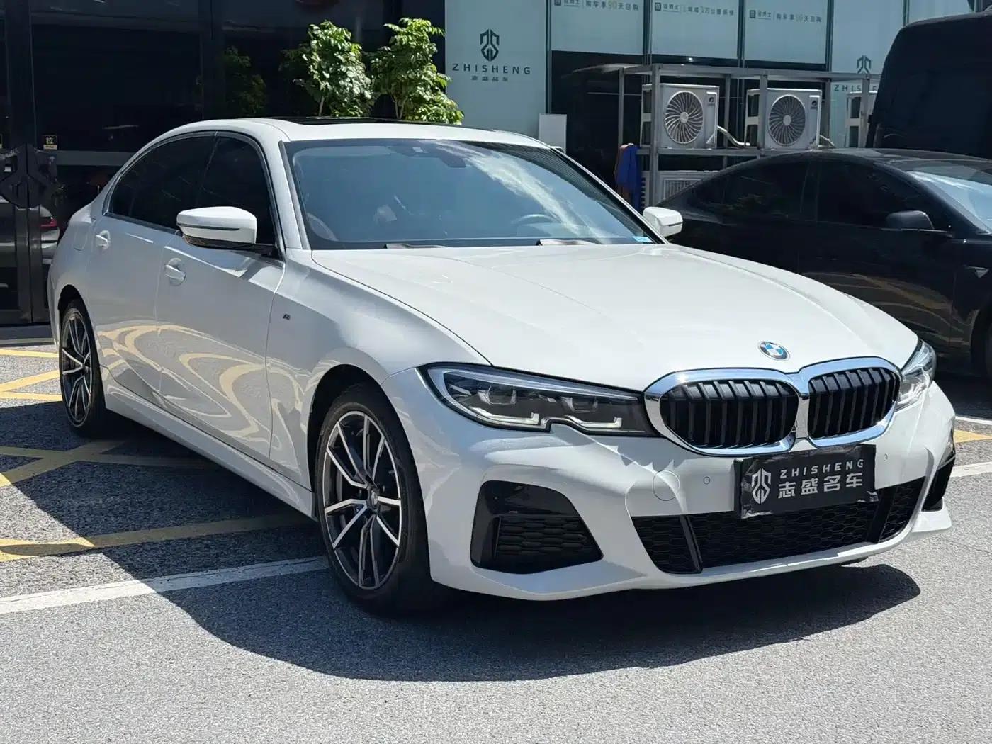 2022 BMW 3 Series 320Li M Sport Package — миниатюра 3