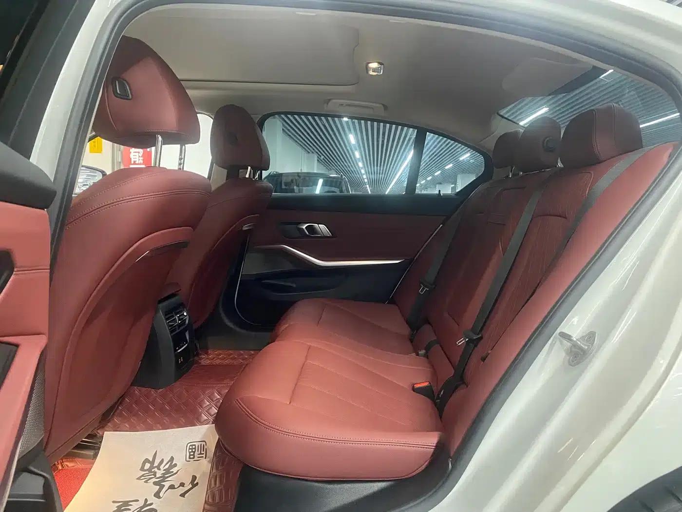 2024 BMW 3 Series 320Li M Sport Package — миниатюра 11