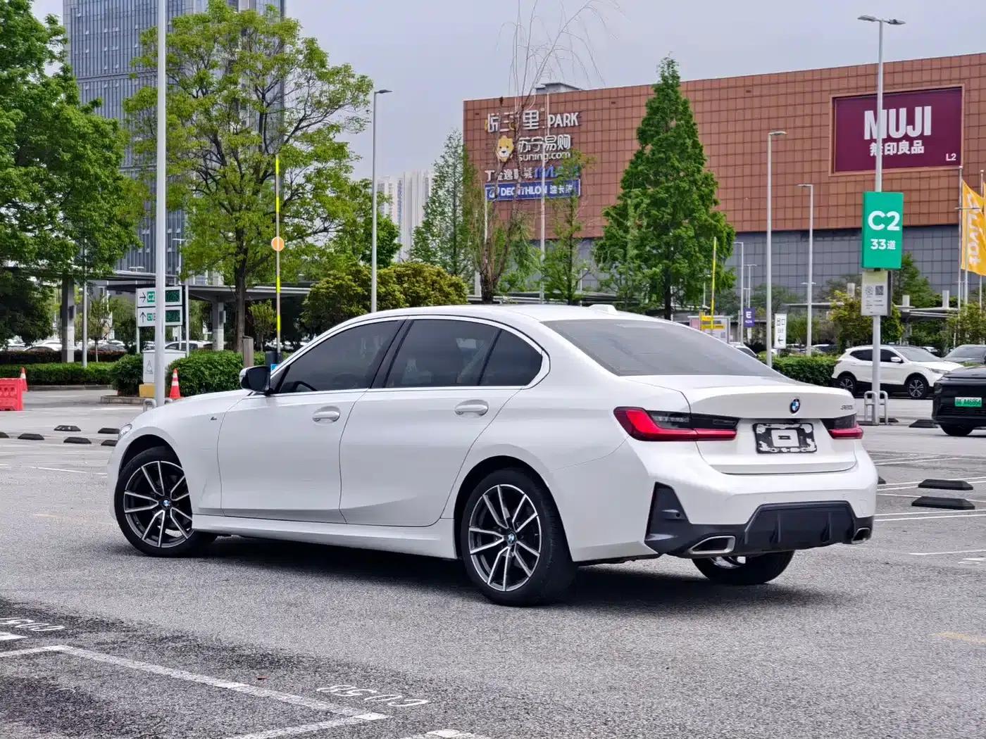2023 BMW 3 Series 320Li M Sport Package — миниатюра 4