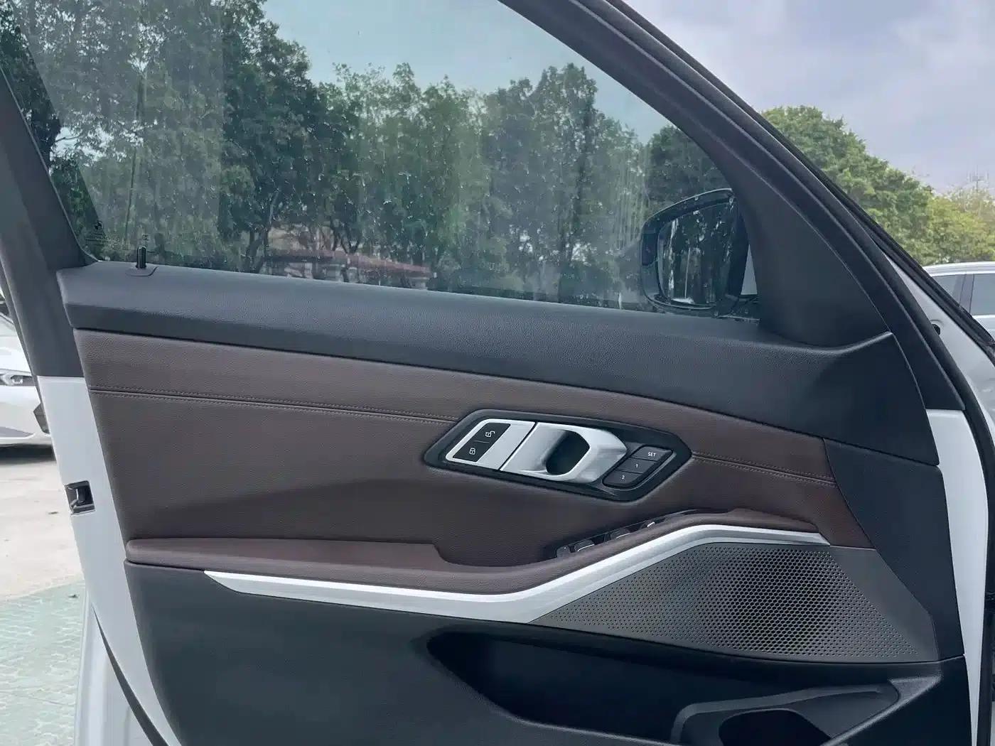 2023 BMW 3 Series 320Li M Sport Package — миниатюра 16