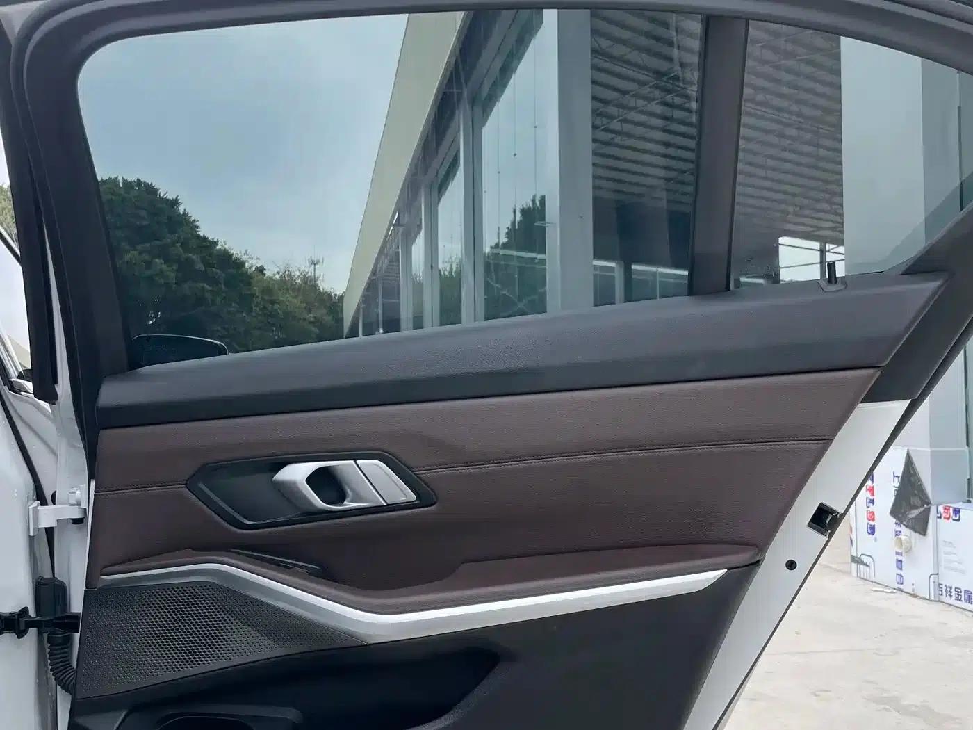 2023 BMW 3 Series 320Li M Sport Package — миниатюра 26
