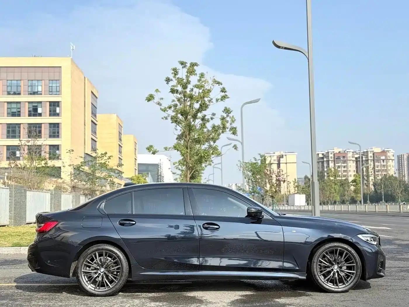 2021 BMW 3 Series 325Li M Sport Package — миниатюра 4