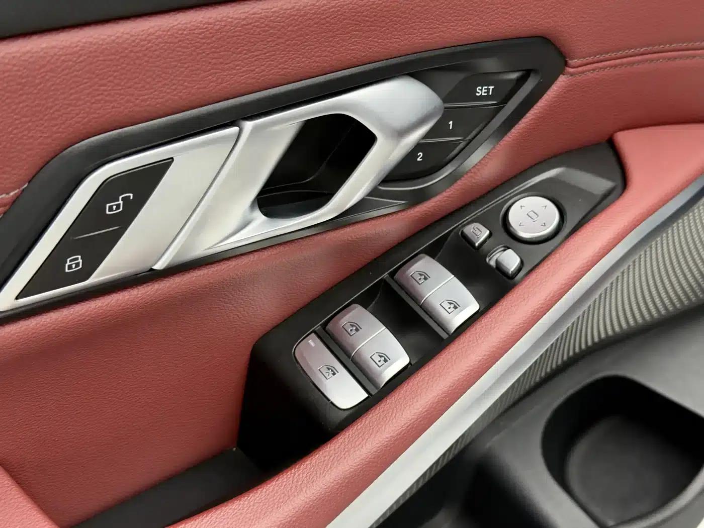 2023 BMW 3 Series 320Li M Sport Package — миниатюра 11