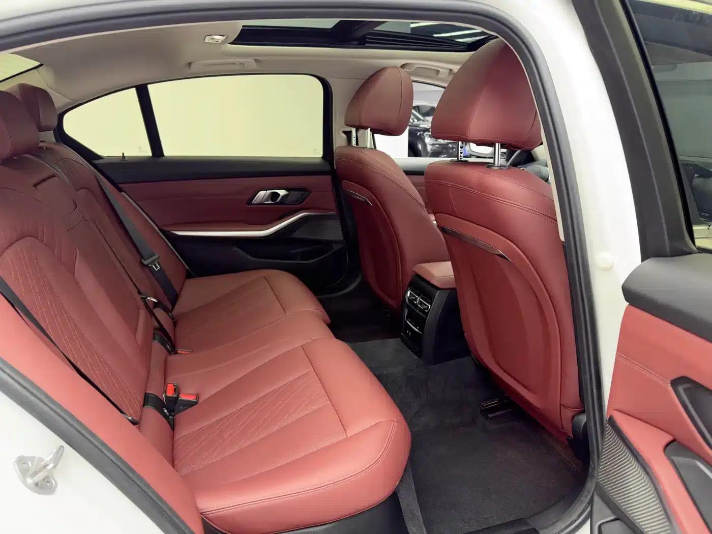 2023 BMW 3 Series 320Li M Sport Package — миниатюра 14