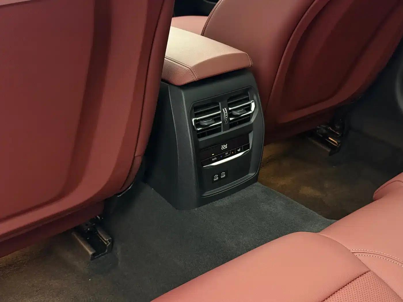 2023 BMW 3 Series 320Li M Sport Package — миниатюра 14