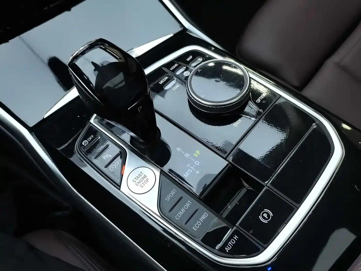 BMW 3 Series 2020 325Li First Edition — миниатюра 25