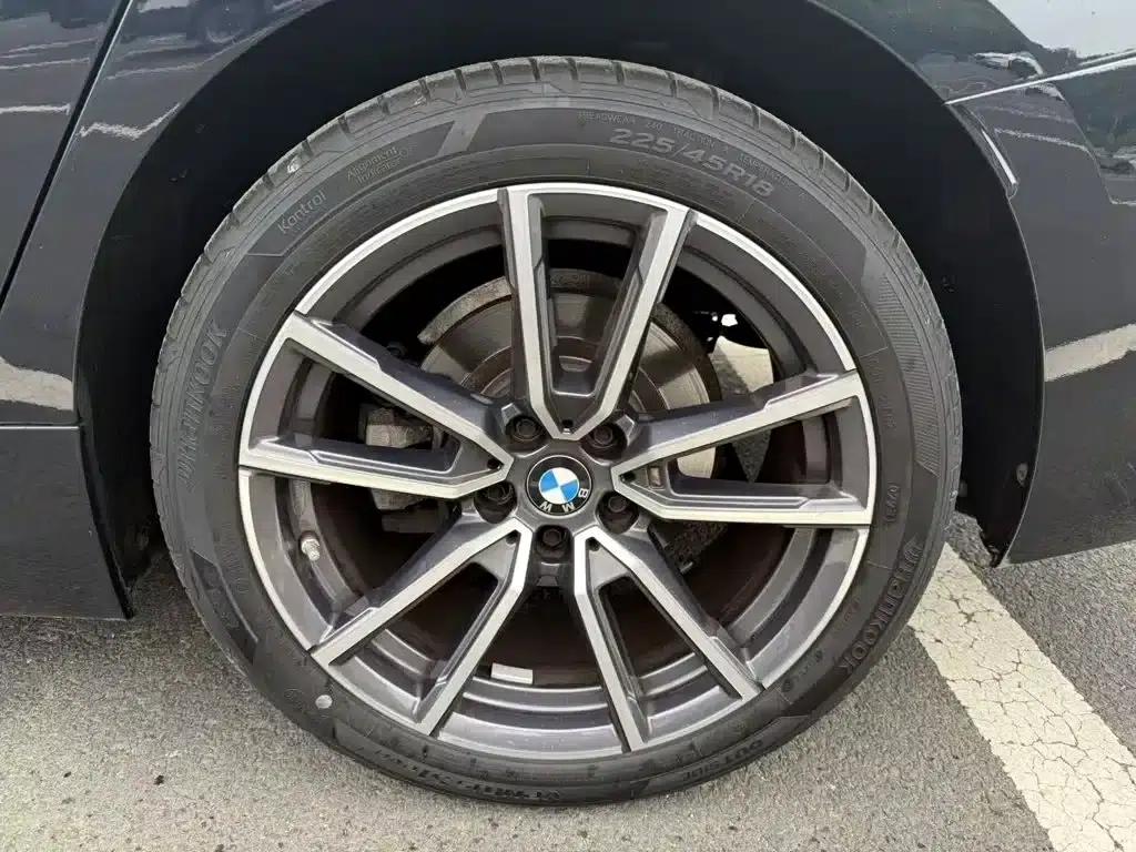 2023 BMW 3 Series 320Li M Sport Package — миниатюра 16