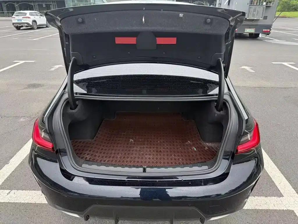 2023 BMW 3 Series 320Li M Sport Package — миниатюра 9